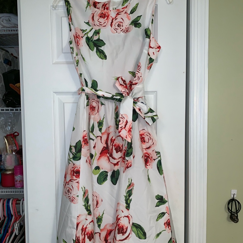 SOLD Gorgeous Floral Dress Sz Large